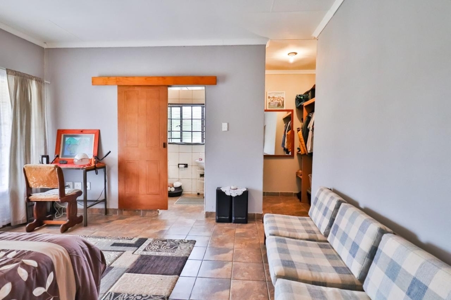 5 Bedroom Property for Sale in Donkerhoek A H North West